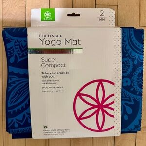 GAIAM Foldable Travel Yoga Mat